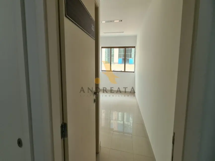 Foto 1 de Sala Comercial para alugar, 200m2 em Barra da Tijuca, Rio De Janeiro - RJ