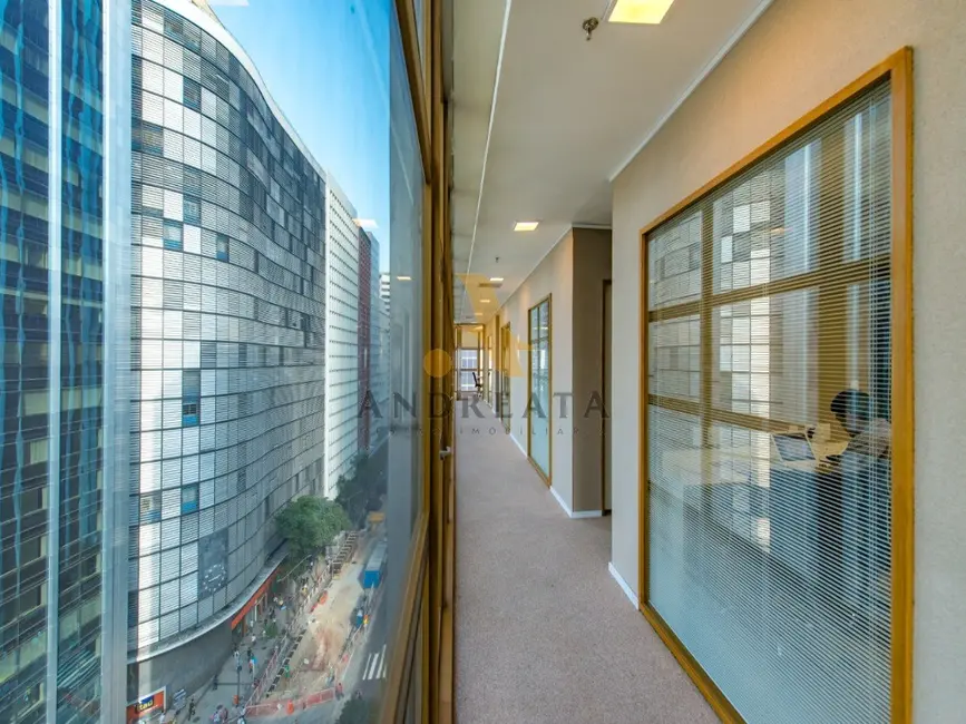 Sala Comercial à venda, 254m2 em Centro, Rio De Janeiro - RJ - imagem 9 Foto 9 de Sala Comercial à venda, 254m2 em Centro, Rio De Janeiro - RJ