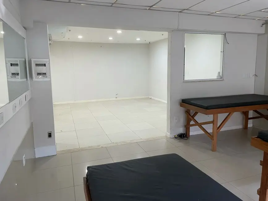 Sala Comercial à venda e para alugar, 250m2 em Recreio dos Bandeirantes, Rio De Janeiro - RJ - imagem 5 Foto 5 de Sala Comercial à venda e para alugar, 250m2 em Recreio dos Bandeirantes, Rio De Janeiro - RJ