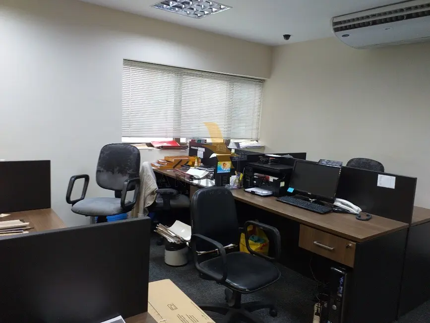Sala Comercial à venda, 213m2 em Barra da Tijuca, Rio De Janeiro - RJ - imagem 3 Foto 3 de Sala Comercial à venda, 213m2 em Barra da Tijuca, Rio De Janeiro - RJ