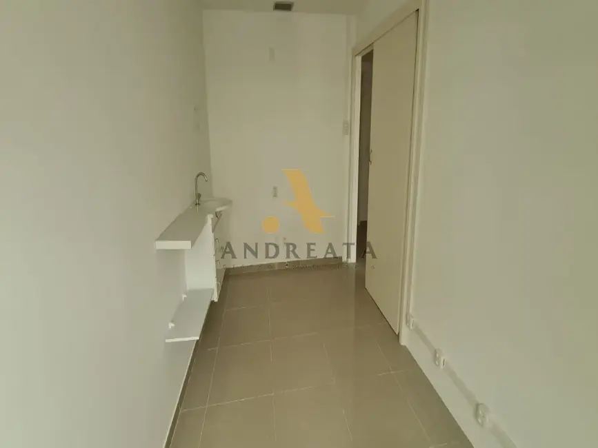 Sala Comercial para alugar, 33m2 em Barra da Tijuca, Rio De Janeiro - RJ - imagem 3 Foto 3 de Sala Comercial para alugar, 33m2 em Barra da Tijuca, Rio De Janeiro - RJ