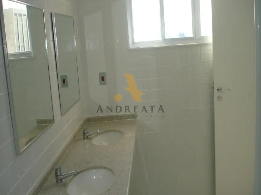 Sala Comercial à venda e para alugar, 359m2 em Centro, Rio De Janeiro - RJ - imagem 8 Foto 8 de Sala Comercial à venda e para alugar, 359m2 em Centro, Rio De Janeiro - RJ