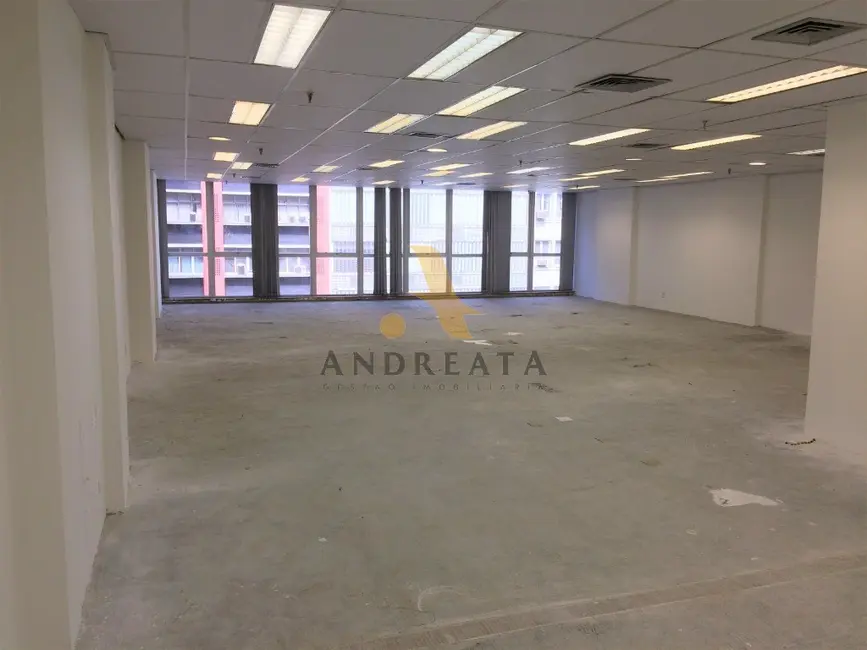 Sala Comercial à venda e para alugar, 354m2 em Centro, Rio De Janeiro - RJ - imagem 3 Foto 3 de Sala Comercial à venda e para alugar, 354m2 em Centro, Rio De Janeiro - RJ