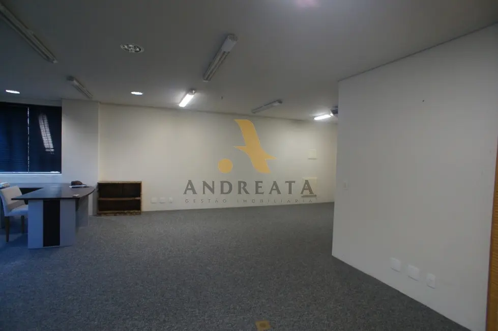 Sala Comercial à venda e para alugar, 47m2 em Barra da Tijuca, Rio De Janeiro - RJ - imagem 3 Foto 3 de Sala Comercial à venda e para alugar, 47m2 em Barra da Tijuca, Rio De Janeiro - RJ