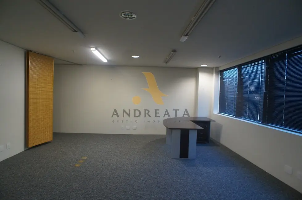 Sala Comercial à venda e para alugar, 47m2 em Barra da Tijuca, Rio De Janeiro - RJ - imagem 4 Foto 4 de Sala Comercial à venda e para alugar, 47m2 em Barra da Tijuca, Rio De Janeiro - RJ