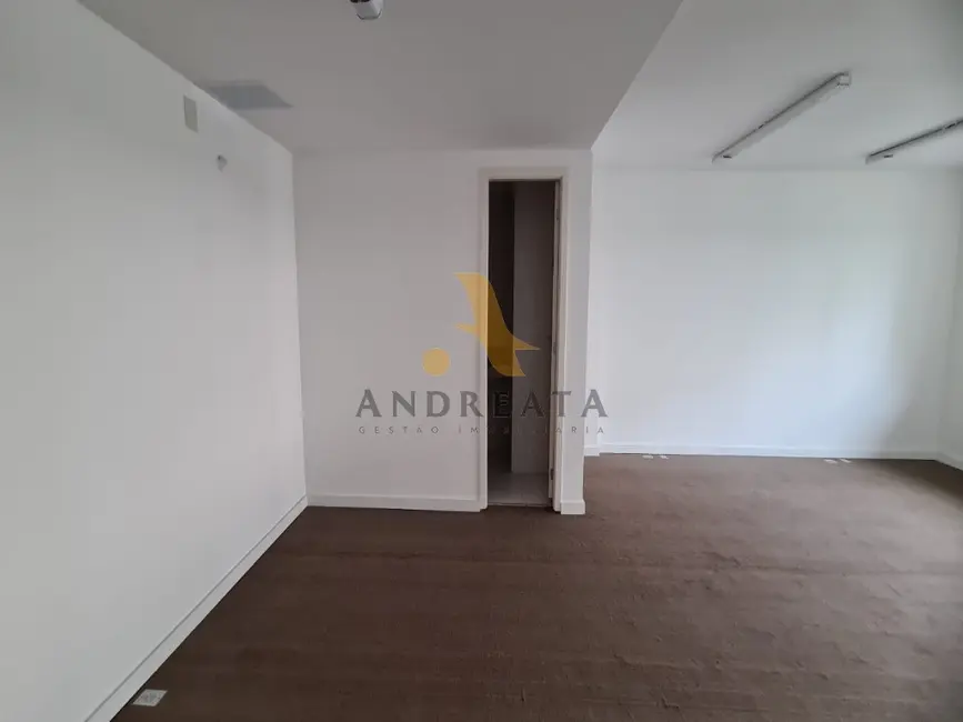 Sala Comercial para alugar, 40m2 em Barra da Tijuca, Rio De Janeiro - RJ - imagem 3 Foto 3 de Sala Comercial para alugar, 40m2 em Barra da Tijuca, Rio De Janeiro - RJ