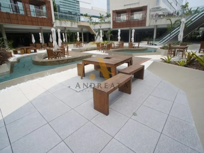 Sala Comercial para alugar, 300m2 em Barra da Tijuca, Rio De Janeiro - RJ - imagem 9 Foto 9 de Sala Comercial para alugar, 300m2 em Barra da Tijuca, Rio De Janeiro - RJ