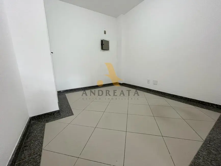 Sala Comercial para alugar, 30m2 em Recreio dos Bandeirantes, Rio De Janeiro - RJ - imagem 8 Foto 8 de Sala Comercial para alugar, 30m2 em Recreio dos Bandeirantes, Rio De Janeiro - RJ