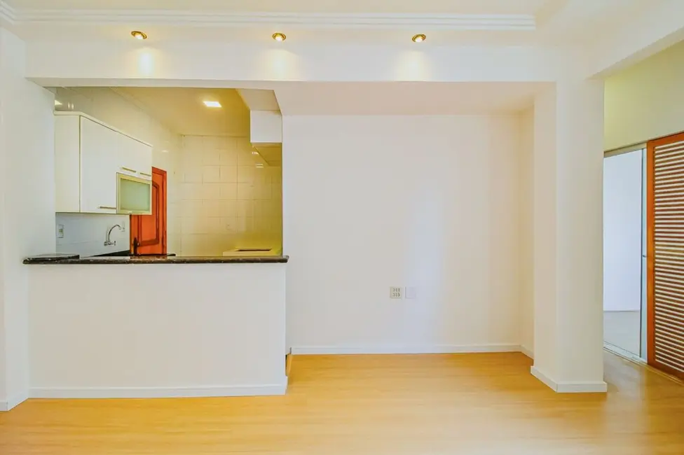 Apartamento com 2 quartos à venda, 75m2 em Botafogo, Rio De Janeiro - RJ - imagem 6 Foto 6 de Apartamento com 2 quartos à venda, 75m2 em Botafogo, Rio De Janeiro - RJ