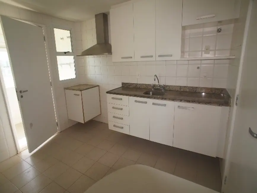 Apartamento com 4 quartos para alugar, 236m2 em Barra da Tijuca, Rio De Janeiro - RJ - imagem 6 Foto 6 de Apartamento com 4 quartos para alugar, 236m2 em Barra da Tijuca, Rio De Janeiro - RJ