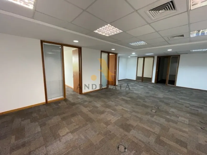 Sala Comercial para alugar, 200m2 em Barra da Tijuca, Rio De Janeiro - RJ - imagem 7 Foto 7 de Sala Comercial para alugar, 200m2 em Barra da Tijuca, Rio De Janeiro - RJ