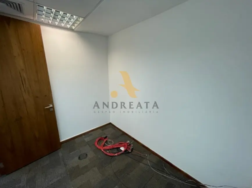 Sala Comercial para alugar, 200m2 em Barra da Tijuca, Rio De Janeiro - RJ - imagem 3 Foto 3 de Sala Comercial para alugar, 200m2 em Barra da Tijuca, Rio De Janeiro - RJ