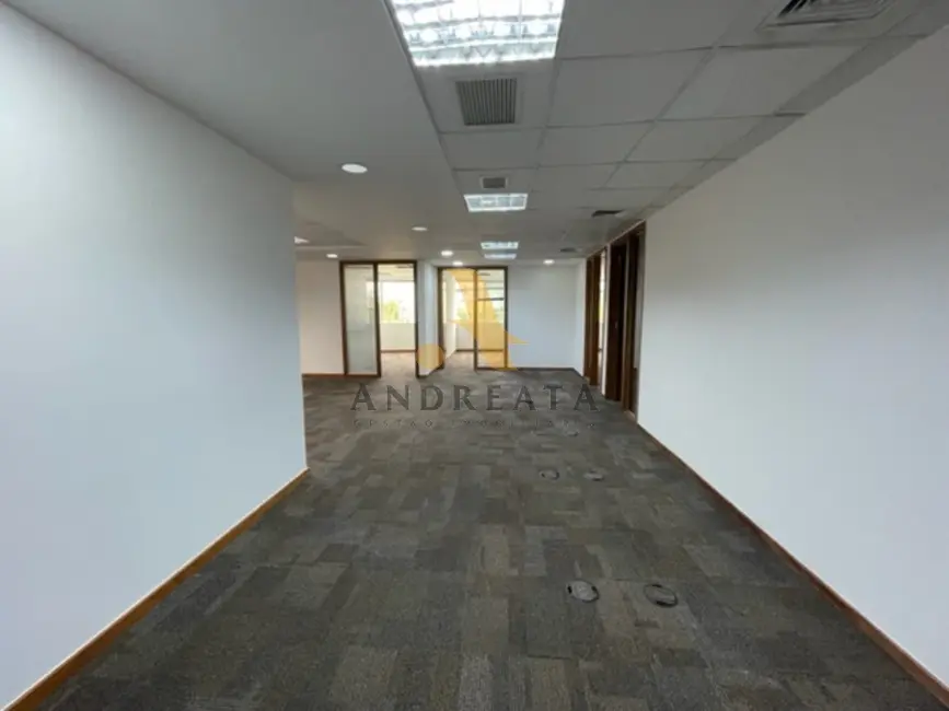 Sala Comercial para alugar, 200m2 em Barra da Tijuca, Rio De Janeiro - RJ - imagem 4 Foto 4 de Sala Comercial para alugar, 200m2 em Barra da Tijuca, Rio De Janeiro - RJ