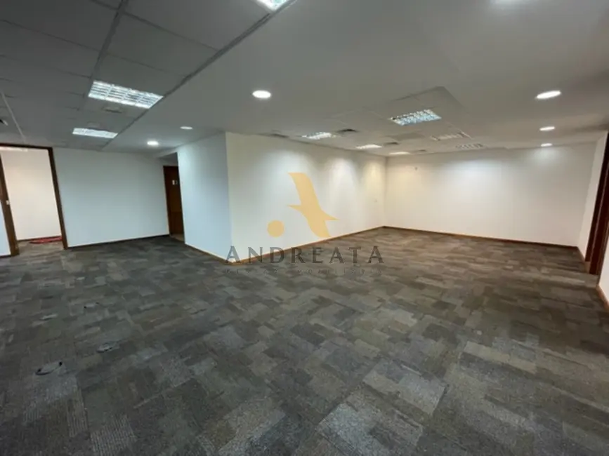 Foto 1 de Sala Comercial para alugar, 200m2 em Barra da Tijuca, Rio De Janeiro - RJ
