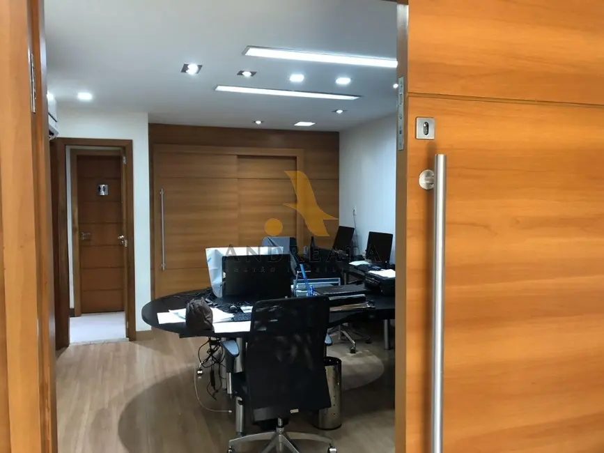 Sala Comercial à venda e para alugar, 100m2 em Barra da Tijuca, Rio De Janeiro - RJ - imagem 6 Foto 6 de Sala Comercial à venda e para alugar, 100m2 em Barra da Tijuca, Rio De Janeiro - RJ