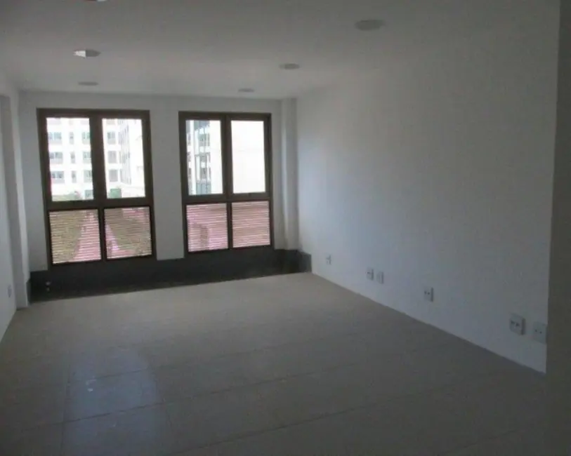 Sala Comercial à venda, 30m2 em Barra da Tijuca, Rio De Janeiro - RJ - imagem 1 Foto 1 de Sala Comercial à venda, 30m2 em Barra da Tijuca, Rio De Janeiro - RJ