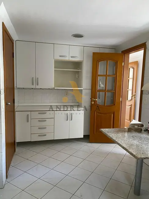 Apartamento com 3 quartos para alugar, 244m2 em Recreio dos Bandeirantes, Rio De Janeiro - RJ - imagem 9 Foto 9 de Apartamento com 3 quartos para alugar, 244m2 em Recreio dos Bandeirantes, Rio De Janeiro - RJ