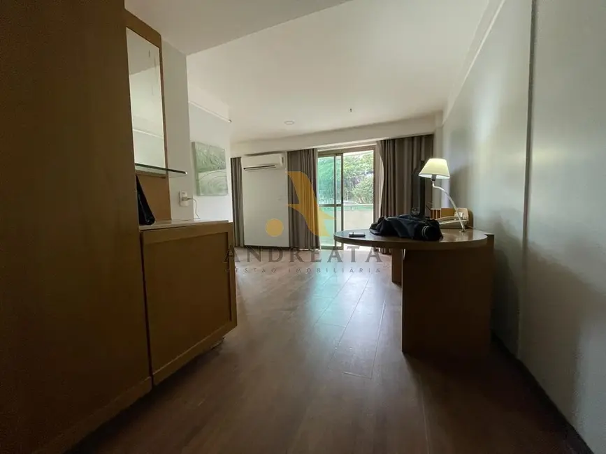 Apartamento com 1 quarto para alugar, 41m2 em Botafogo, Rio De Janeiro - RJ - imagem 3 Foto 3 de Apartamento com 1 quarto para alugar, 41m2 em Botafogo, Rio De Janeiro - RJ