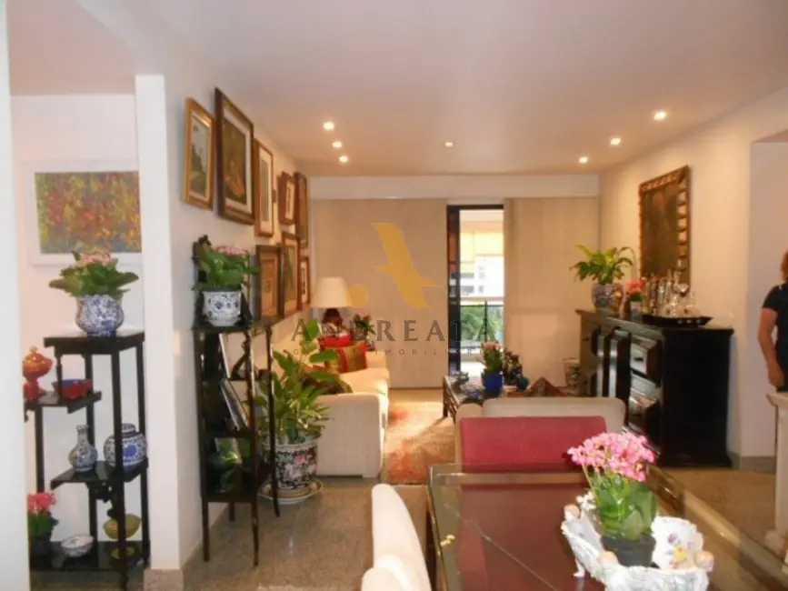 Apartamento com 3 quartos à venda e para alugar, 132m2 em Barra da Tijuca, Rio De Janeiro - RJ - imagem 3 Foto 3 de Apartamento com 3 quartos à venda e para alugar, 132m2 em Barra da Tijuca, Rio De Janeiro - RJ