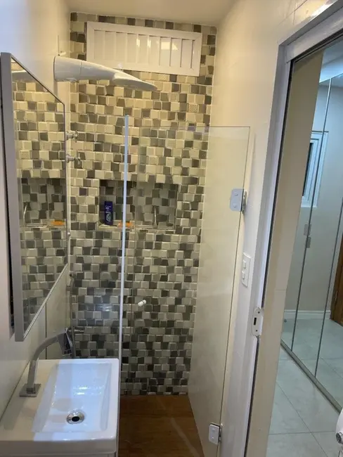 Loft / Flat com 1 quarto à venda, 34m2 em Copacabana, Rio De Janeiro - RJ - imagem 8 Foto 8 de Loft / Flat com 1 quarto à venda, 34m2 em Copacabana, Rio De Janeiro - RJ