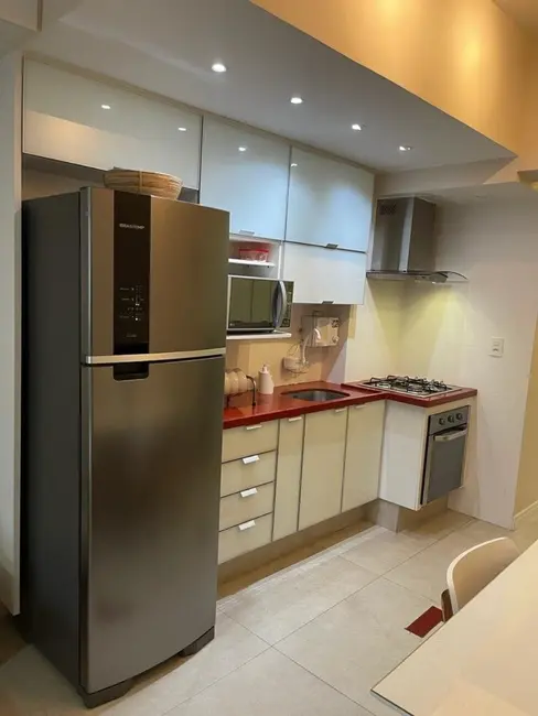Loft / Flat com 1 quarto à venda, 34m2 em Copacabana, Rio De Janeiro - RJ - imagem 5 Foto 5 de Loft / Flat com 1 quarto à venda, 34m2 em Copacabana, Rio De Janeiro - RJ
