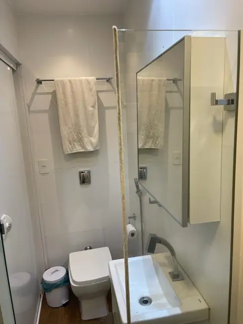 Loft / Flat com 1 quarto à venda, 34m2 em Copacabana, Rio De Janeiro - RJ - imagem 9 Foto 9 de Loft / Flat com 1 quarto à venda, 34m2 em Copacabana, Rio De Janeiro - RJ