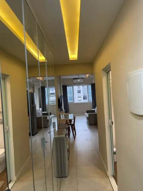 Loft / Flat com 1 quarto à venda, 34m2 em Copacabana, Rio De Janeiro - RJ - imagem 3 Foto 3 de Loft / Flat com 1 quarto à venda, 34m2 em Copacabana, Rio De Janeiro - RJ