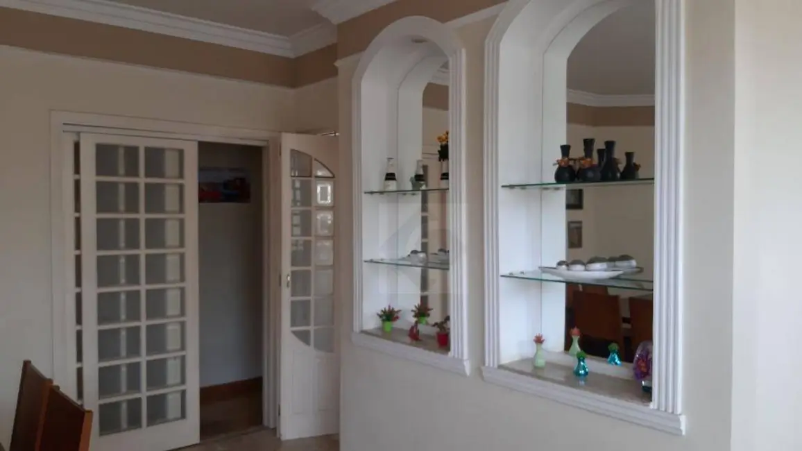 Casa com 3 quartos à venda, 350m2 em Vila Maria Helena, Indaiatuba - SP - imagem 3 Foto 3 de Casa com 3 quartos à venda, 350m2 em Vila Maria Helena, Indaiatuba - SP