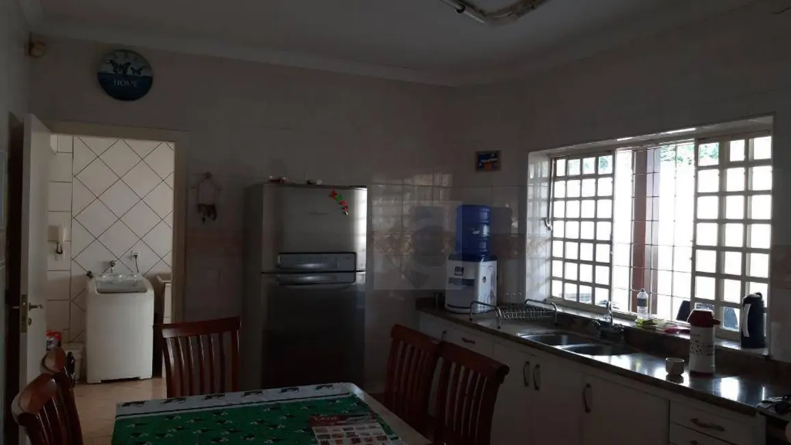 Casa com 3 quartos à venda, 350m2 em Vila Maria Helena, Indaiatuba - SP - imagem 4 Foto 4 de Casa com 3 quartos à venda, 350m2 em Vila Maria Helena, Indaiatuba - SP