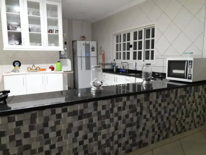 Foto 3 de Casa com 4 quartos à venda, 290m2 em Jardim Regina, Indaiatuba - SP