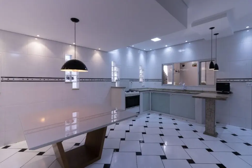 Casa com 3 quartos à venda, 250m2 em Jardim Hubert, Indaiatuba - SP - imagem 3 Foto 3 de Casa com 3 quartos à venda, 250m2 em Jardim Hubert, Indaiatuba - SP