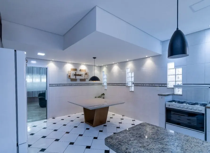 Casa com 3 quartos à venda, 250m2 em Jardim Hubert, Indaiatuba - SP - imagem 5 Foto 5 de Casa com 3 quartos à venda, 250m2 em Jardim Hubert, Indaiatuba - SP