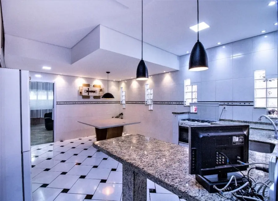 Casa com 3 quartos à venda, 250m2 em Jardim Hubert, Indaiatuba - SP - imagem 7 Foto 7 de Casa com 3 quartos à venda, 250m2 em Jardim Hubert, Indaiatuba - SP