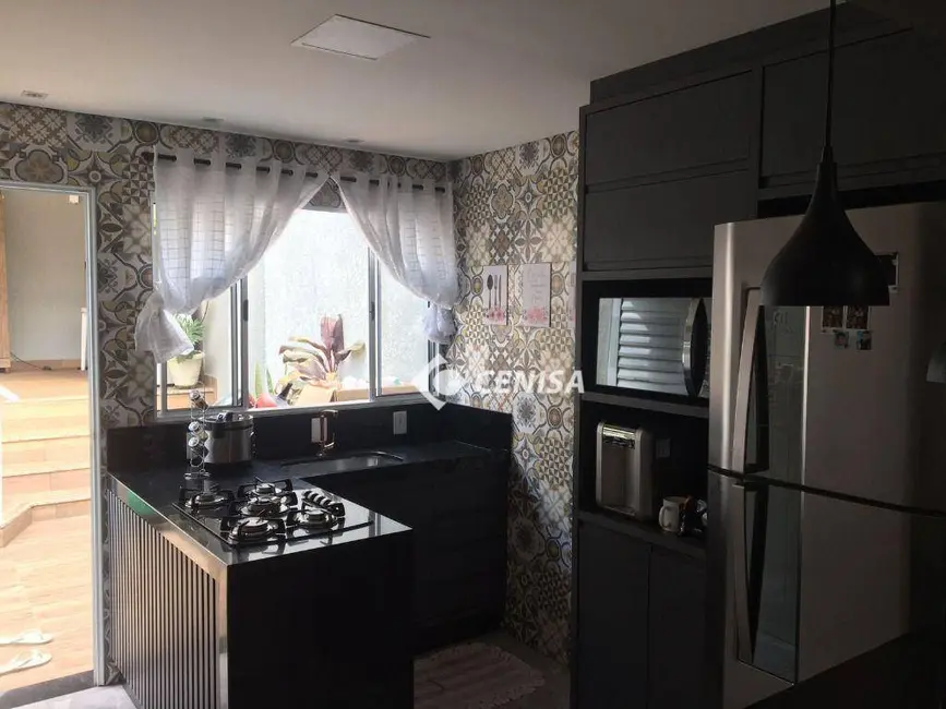 Foto 3 de Casa com 2 quartos à venda, 180m2 em Jardim Juscelino Kubitschek, Indaiatuba - SP