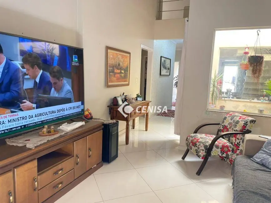 Foto 4 de Casa com 4 quartos à venda, 250m2 em Jardim Regina, Indaiatuba - SP