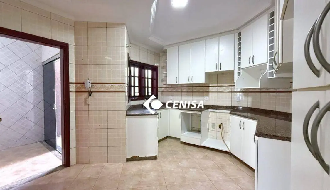 Casa com 4 quartos à venda e para alugar, 250m2 em Jardim Regina, Indaiatuba - SP - imagem 9 Foto 9 de Casa com 4 quartos à venda e para alugar, 250m2 em Jardim Regina, Indaiatuba - SP