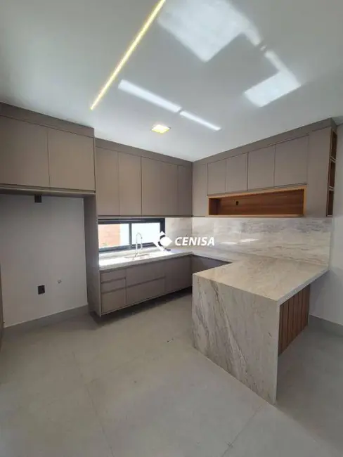 Foto 4 de Casa com 4 quartos à venda, 300m2 em Indaiatuba - SP