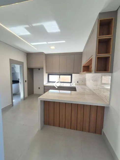 Foto 5 de Casa com 4 quartos à venda, 300m2 em Indaiatuba - SP