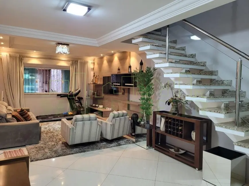 Foto 6 de Casa com 3 quartos à venda, 245m2 em Vila Iório, São Paulo - SP