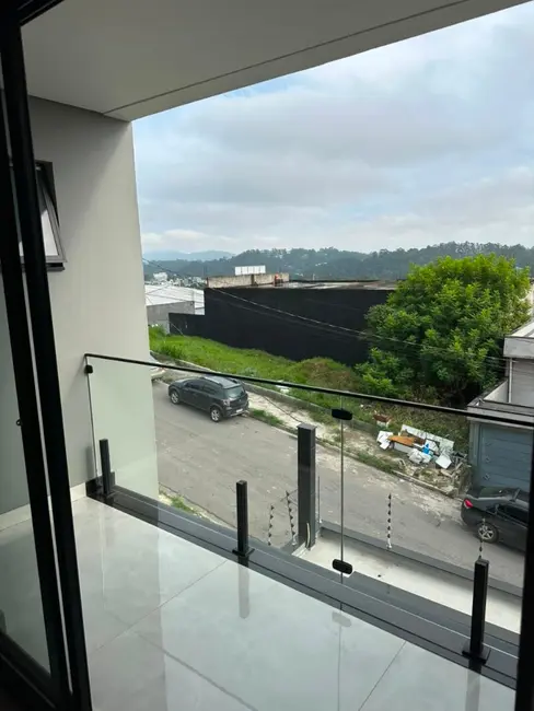 Casa de Condomínio com 3 quartos à venda, 162m2 em Caieiras - SP - imagem 3 Foto 3 de Casa de Condomínio com 3 quartos à venda, 162m2 em Caieiras - SP