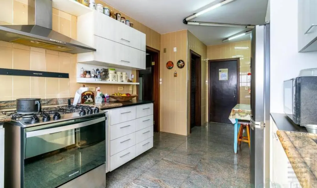 Apartamento com 4 quartos à venda, 300m2 em Centro, Londrina - PR - imagem 7 Foto 7 de Apartamento com 4 quartos à venda, 300m2 em Centro, Londrina - PR