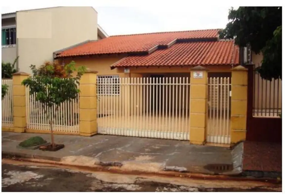 Foto 1 de Casa com 3 quartos à venda em Ibipora - PR