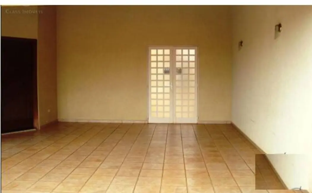 Casa com 3 quartos à venda em Ibipora - PR - imagem 3 Foto 3 de Casa com 3 quartos à venda em Ibipora - PR