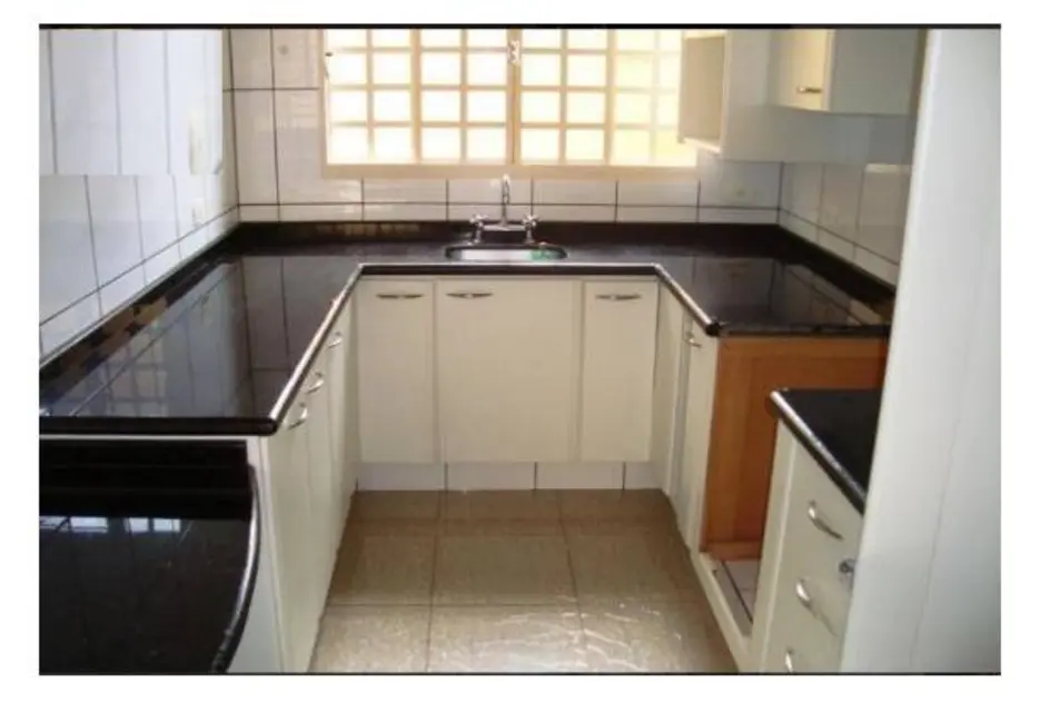 Foto 2 de Casa com 3 quartos à venda em Ibipora - PR
