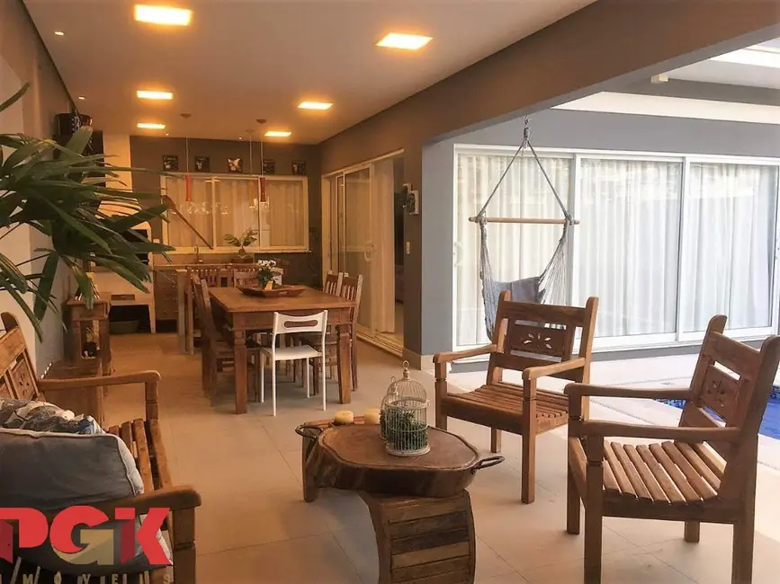 Casa com 4 quartos à venda, 280m2 em Valinhos - SP - imagem 8 Foto 8 de Casa com 4 quartos à venda, 280m2 em Valinhos - SP