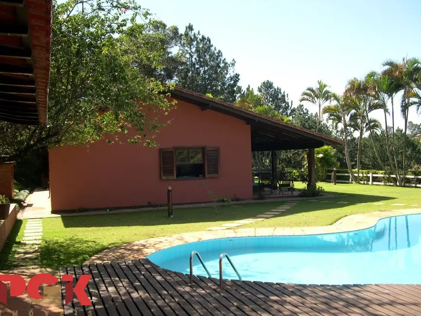 Foto 9 de Chácara com 4 quartos à venda e para alugar, 550m2 em Vinhedo - SP