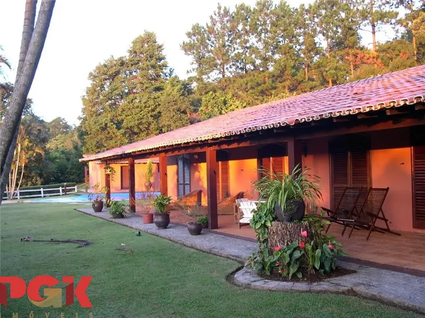 Foto 3 de Chácara com 4 quartos à venda e para alugar, 550m2 em Vinhedo - SP