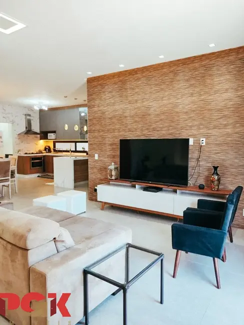 Foto 5 de Casa de Condomínio com 3 quartos à venda, 280m2 em Louveira - SP