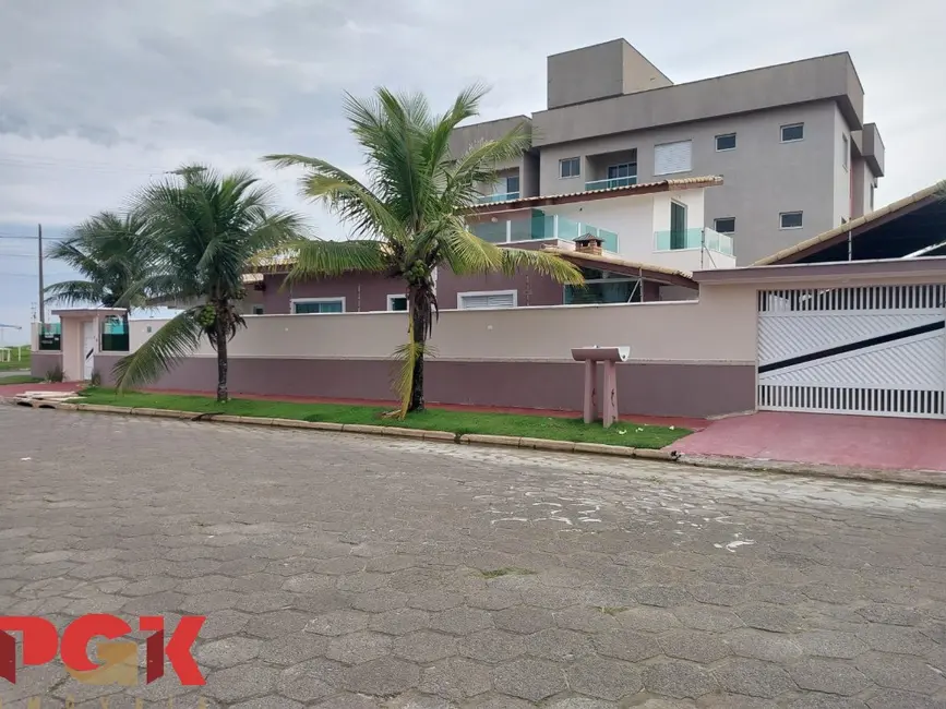 Foto 1 de Casa com 4 quartos à venda, 250m2 em Itanhaem - SP