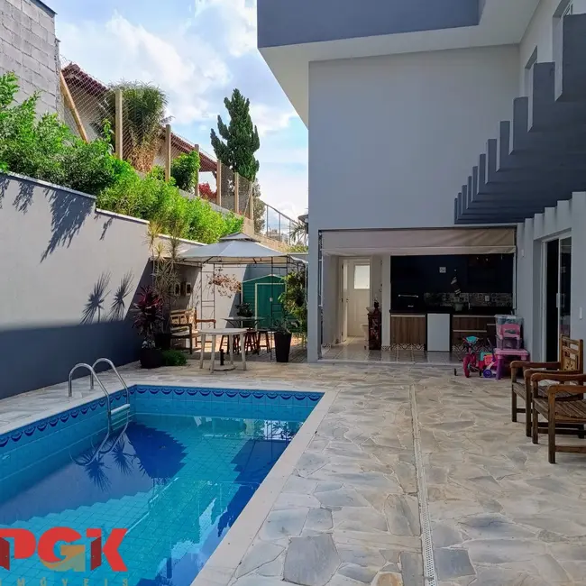 Foto 4 de Casa de Condomínio com 3 quartos à venda, 265m2 em Vinhedo - SP